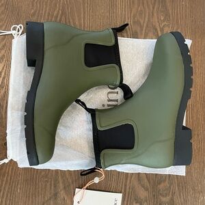 NWT Quince Hunter Green Chelsea Rain Boots US 6/6.5